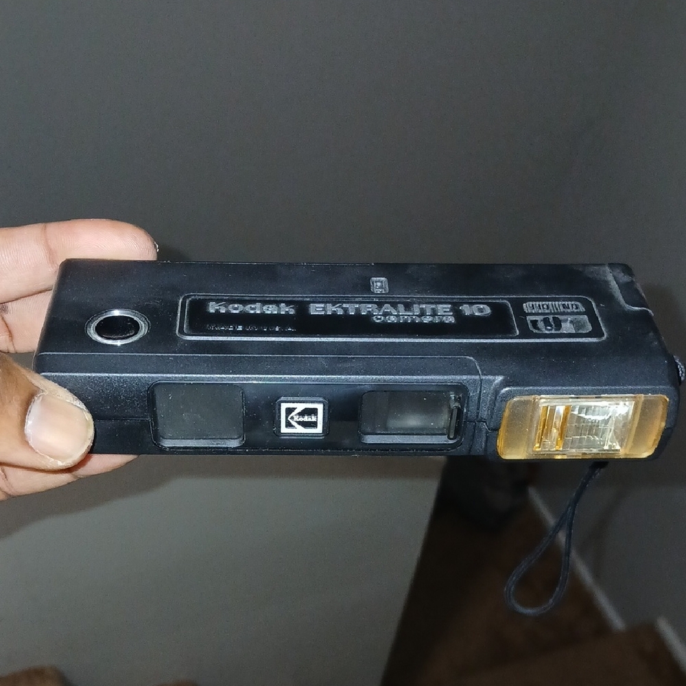 Kodak Ektralite 10 Black Camera with Gold Flash